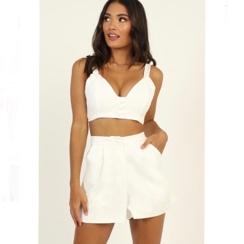 Showpo White 2 piece set shorts and cropped tank size 6